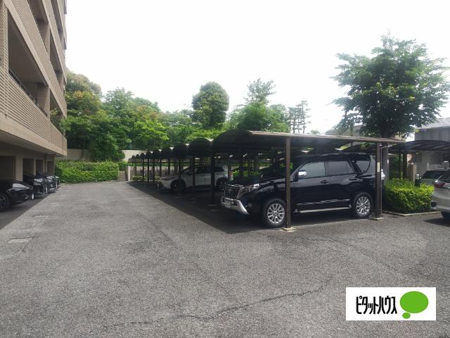 パーク・コート八事紅葉園（403） 駐車場