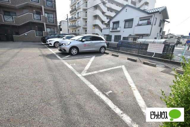 名古屋市昭和区西畑町マンション 駐車場
