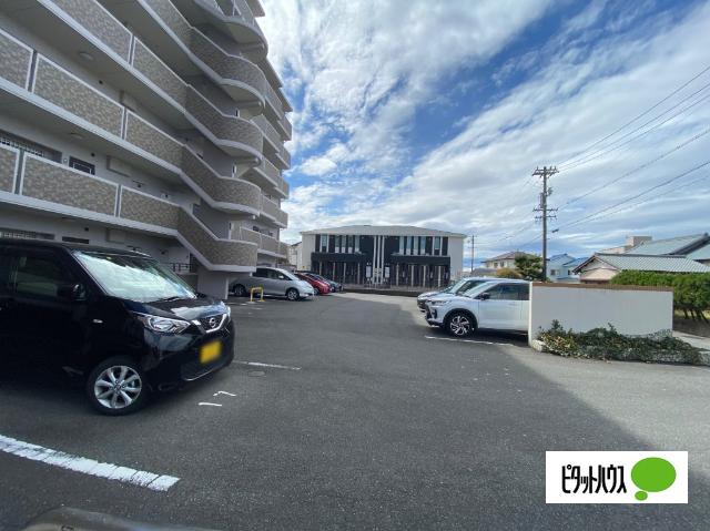 名古屋市緑区古鳴海マンション 駐車場