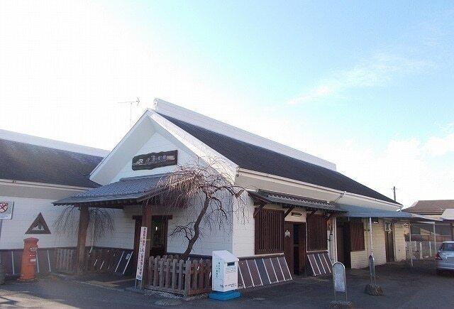 御殿場線・下曽我駅：590m
