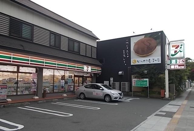 セブンイレブン本町店：200m