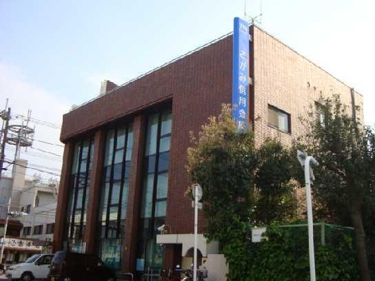 銀行：1800m