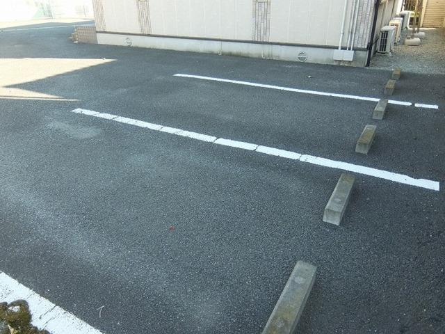 ユニキューブあつあい（C） 駐車場
