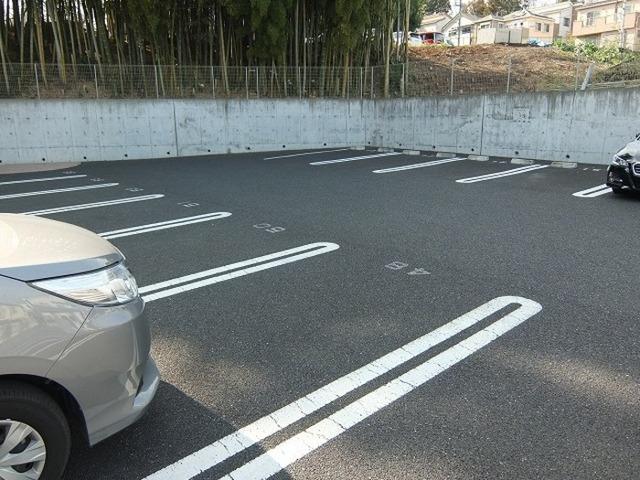 グランレーヴ　D（101） 駐車場