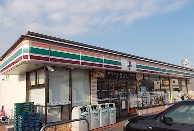 セブンイレブン上新田店：50m