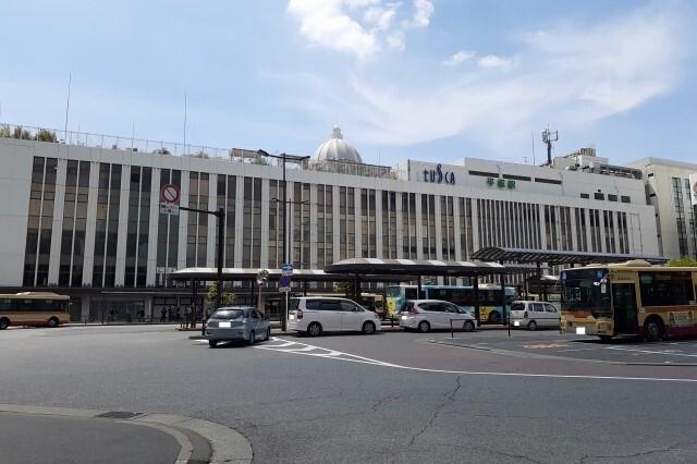 平塚駅：240m