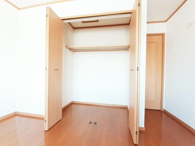 イズミティ・ヒルズ　弐番館（203） 収納