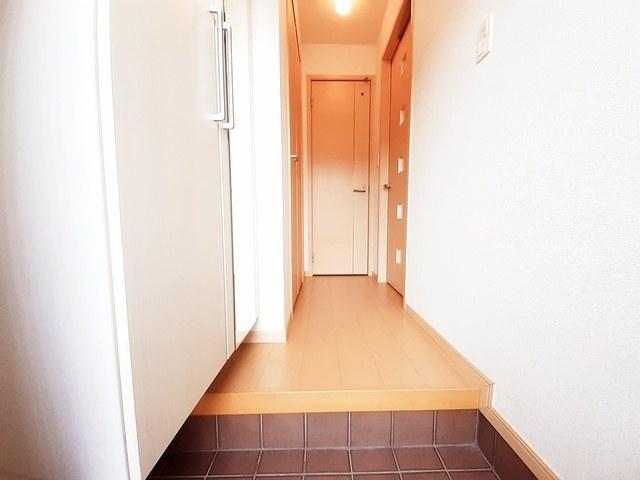 ヴェルデンスＦ（103） 玄関