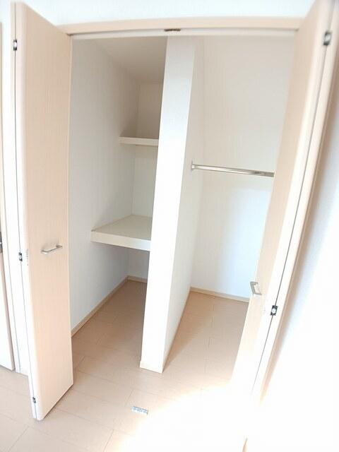 プレシュー　川南（102） 収納