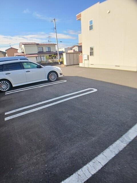 プレシュー　川南（102） 駐車場
