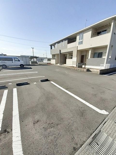 ブリーズ　ガーデン（102） 駐車場