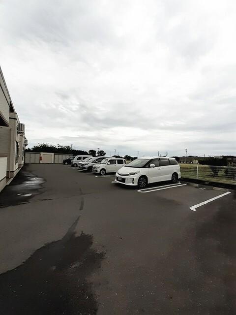 クレア（103） 駐車場