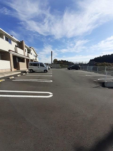 イーストヴィラ　アイ（202） 駐車場