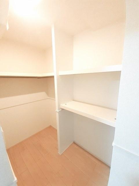 ファミーユ　川南（103） 収納