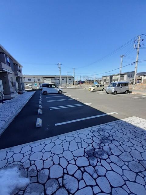 ポライトリーエイト（201） 駐車場