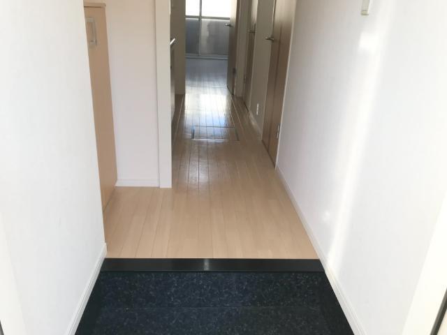 すみれハウス 玄関