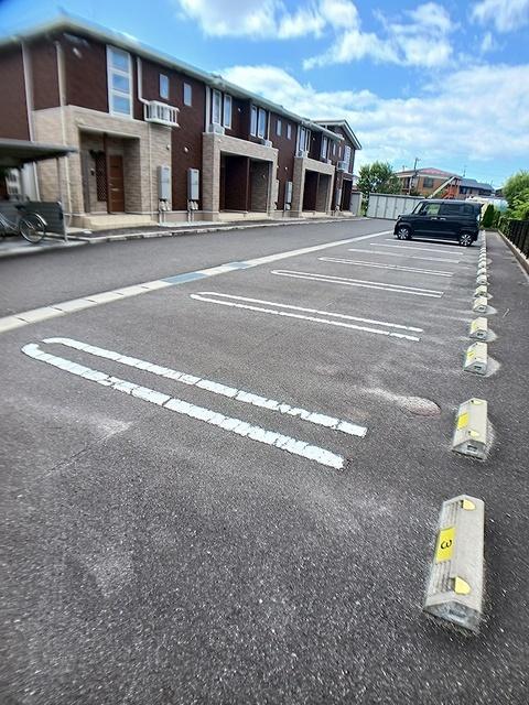 ピーフォー（105） 駐車場
