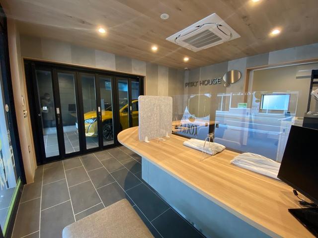 店舗１階がピタットハウスです。