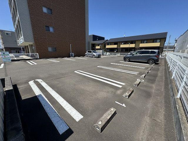 エクセレント　ジール　Ⅴ（304） 駐車場