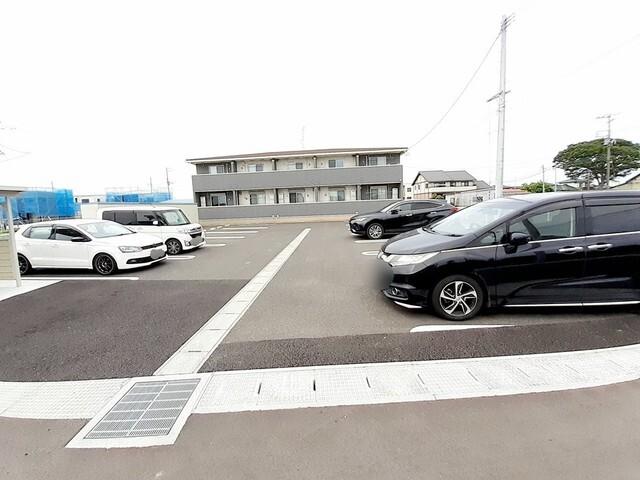 レジデンス松原（103） 駐車場