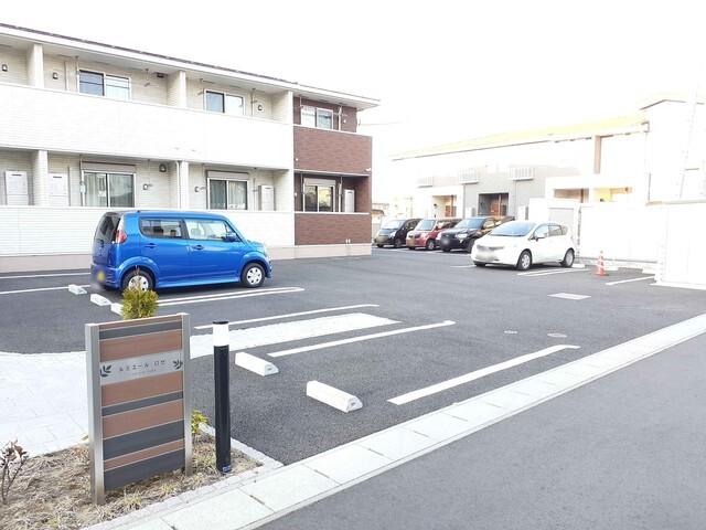 ルミエール・ロゼ（101） 駐車場