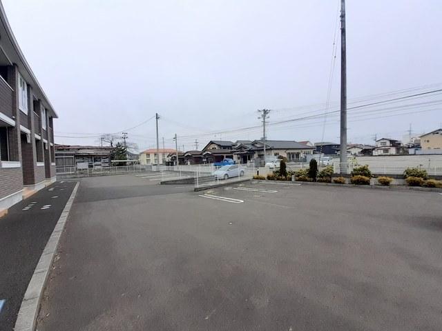 スリーゼ（105） 駐車場