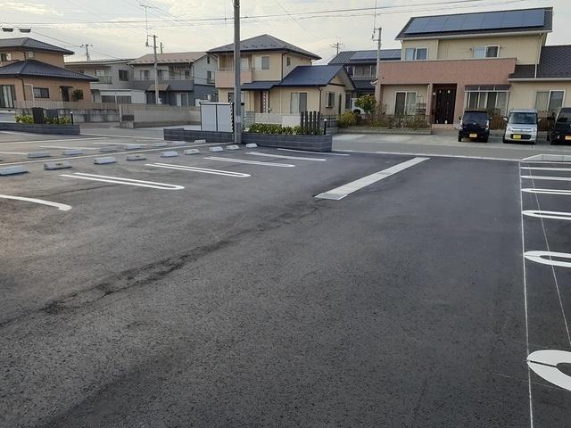 プラシードＳ（103） 駐車場