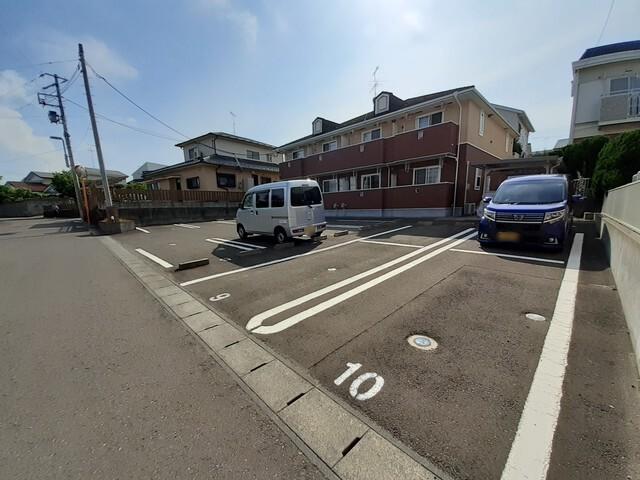 シャトレ柏木（202） 駐車場