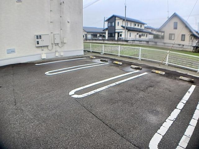 プロムナードＢ（103） 駐車場