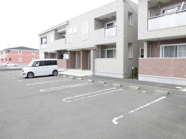 ロイヤル　クレッセント　Ⅰ（203） 駐車場