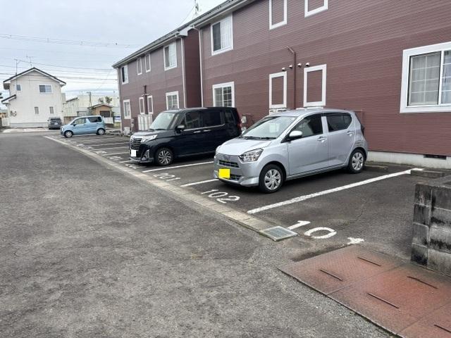 ＫＭヴィレッジⅦ（102） 駐車場