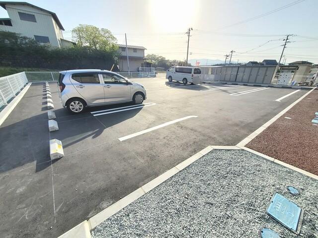 グリーンヒルズＫⅢ（104） 駐車場