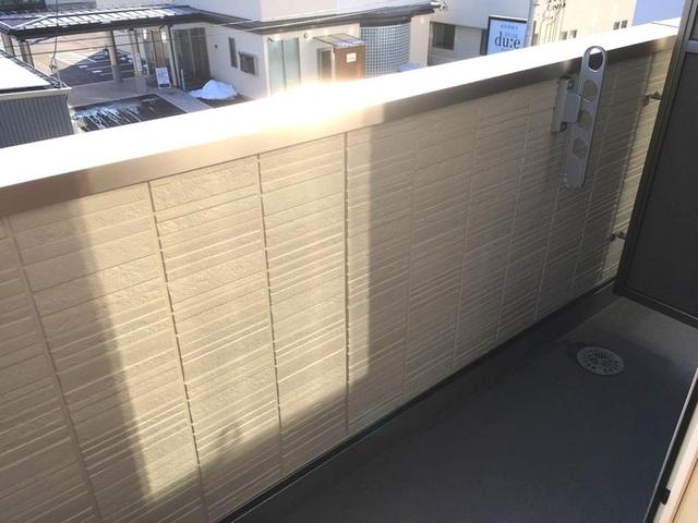 Ｄ−ｒｏｏｍ荒井東（301） バルコニー