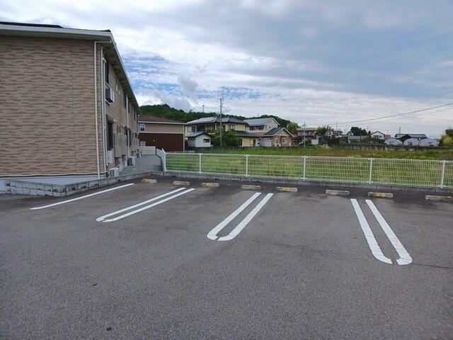 グレースリンクＢ（202） 駐車場