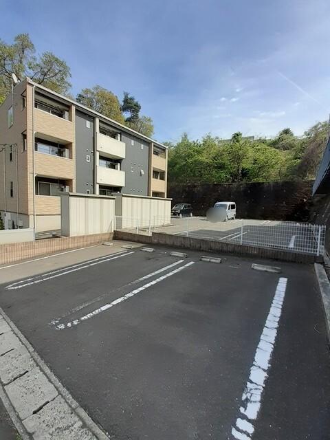 プレジール北中山（101） 駐車場