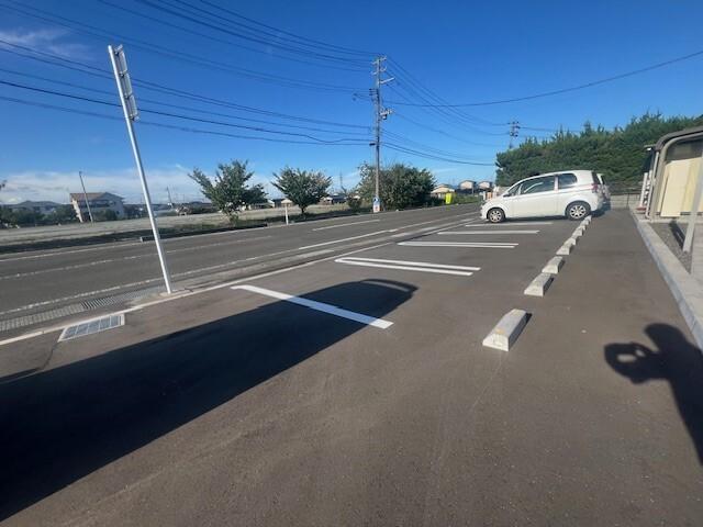 ミッドレジデンス山下ⅡＡ（101） 駐車場