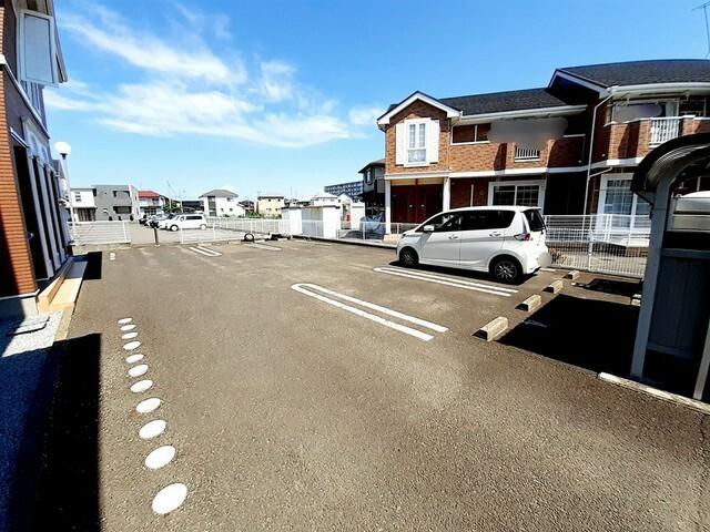 アルブル　ヴィラージュⅢ（101） 駐車場