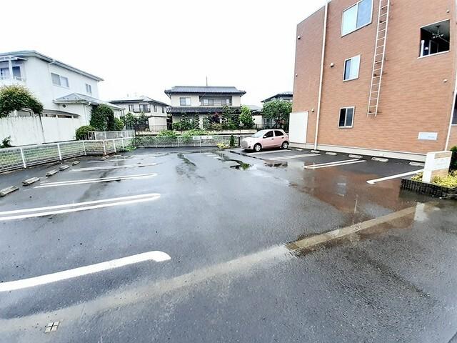 リヴェール　コート（104） 駐車場