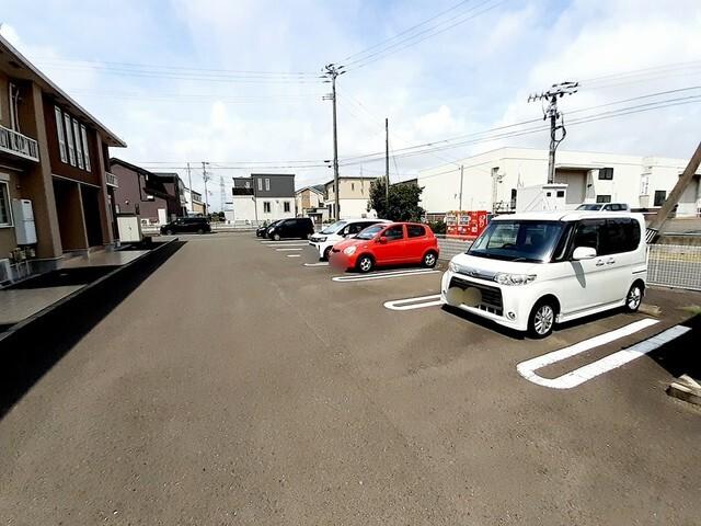 グレイス・ガーデンⅢ（204） 駐車場