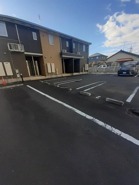 クレセントヒルズ（101） 駐車場