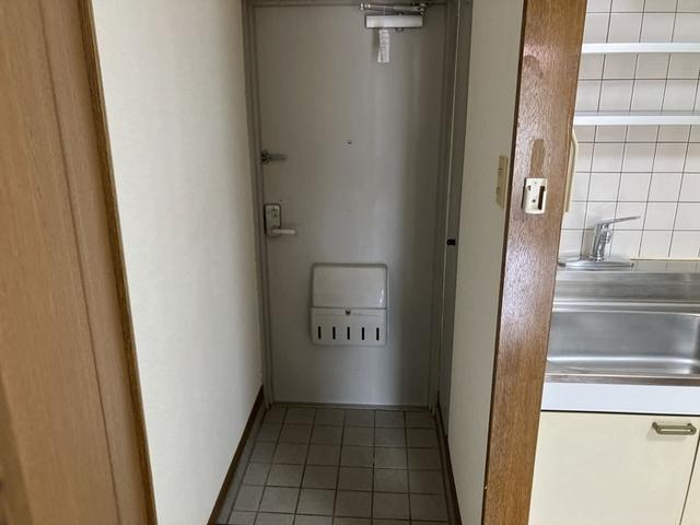 コートパレス（A03） 玄関