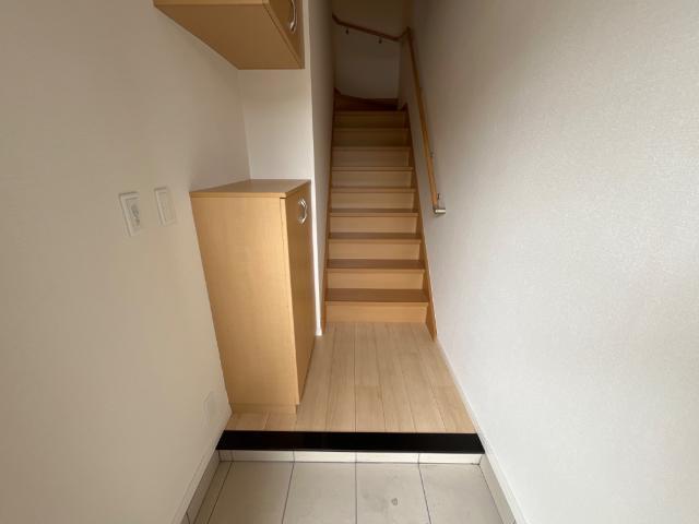 レヴァータ 玄関