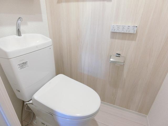 Ｄ−ＲＯＯＭ南材木町（305） トイレ