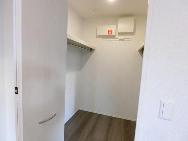 Ｄ−ＲＯＯＭ南材木町（305） 収納