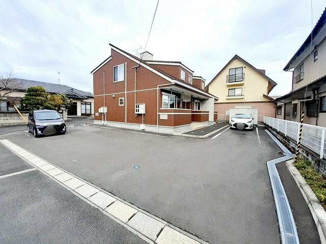 クレストール　Ⅱ（102） 駐車場