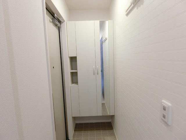 ルミエール大和町（301） 玄関