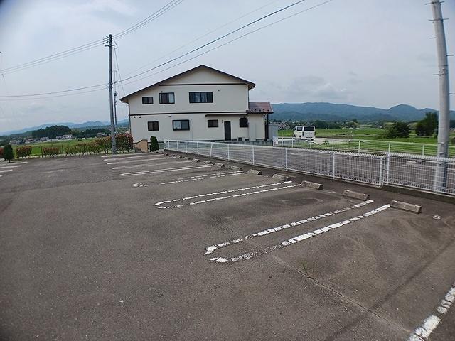 フラン・コリーヌⅣ（204） 駐車場