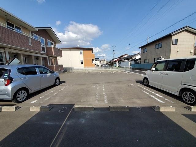 フォルシュ（202） 駐車場