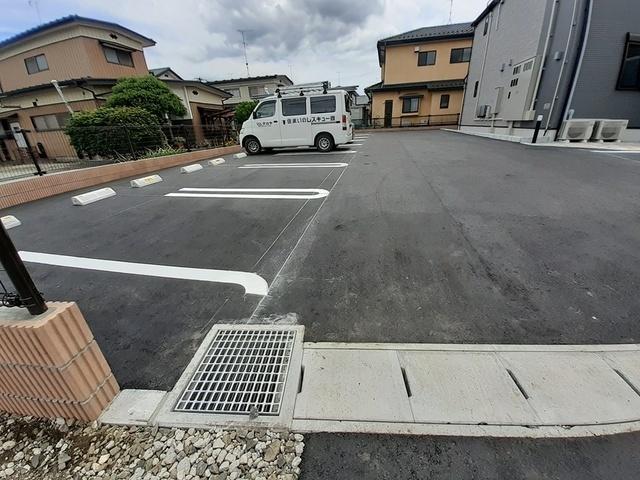 オーブ（204） 駐車場