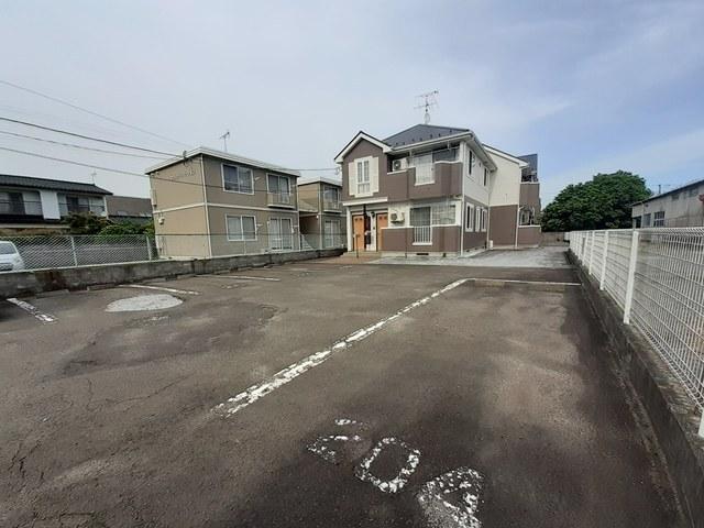 メゾン桜小路（202） 駐車場